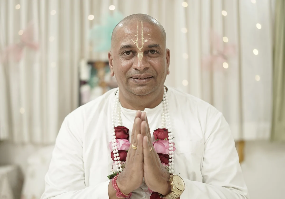 Caitanya Avatāri Dāsa with folded hands